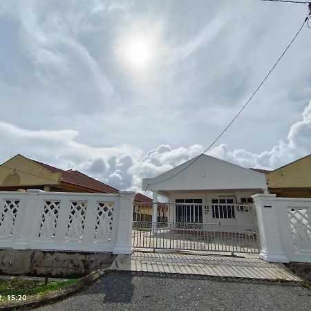 Seaview Promenade Homestay Dungun Bagian luar foto